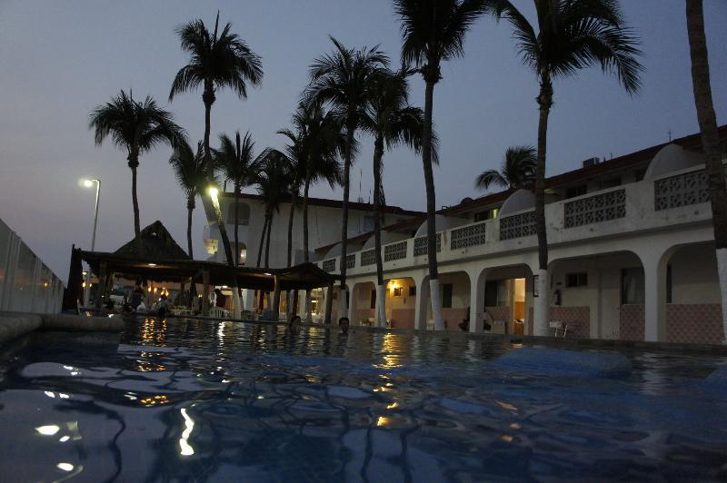 Hotel Marbella Manzanillo Exterior photo